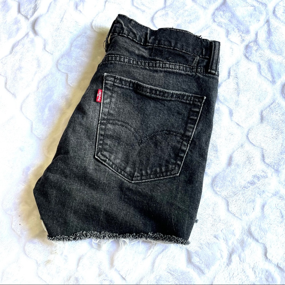 Levi’s Shorts - Picture 4 of 6